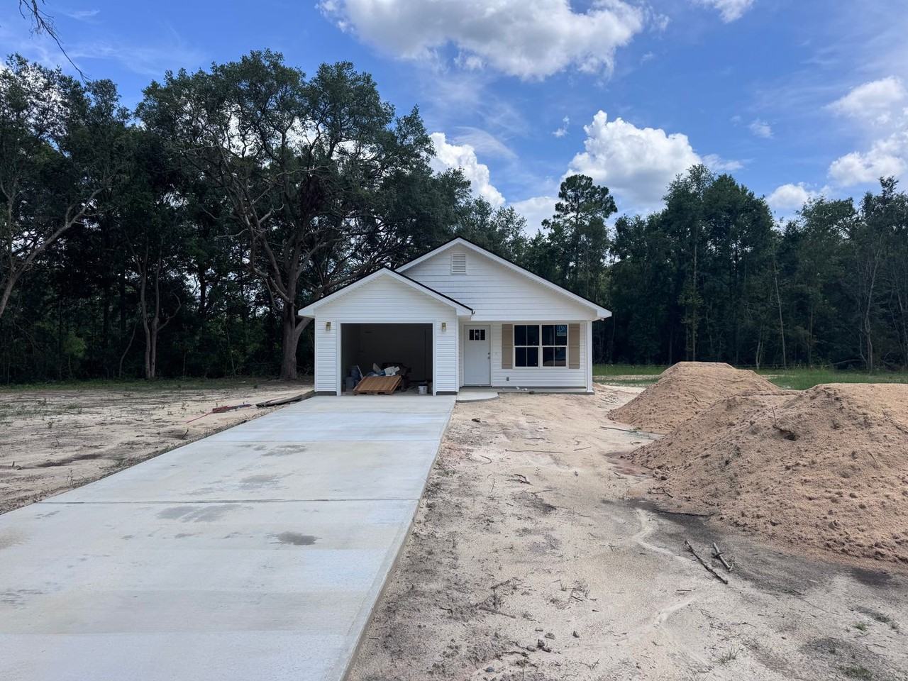172 Arabian Ln - Photo 2 of 10