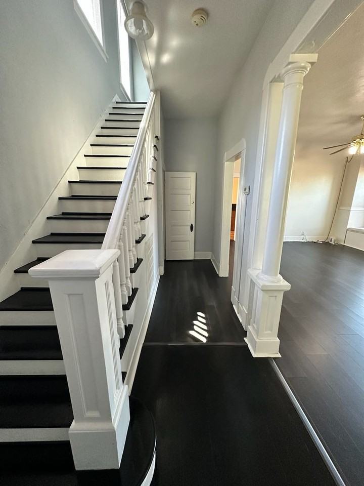 323 W Myrtle St - Photo 3 of 37