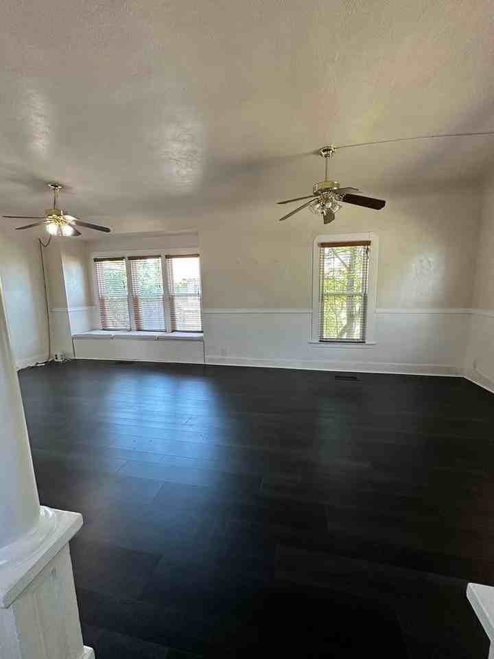 323 W Myrtle St - Photo 4 of 37