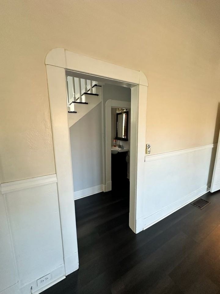 323 W Myrtle St - Photo 7 of 37
