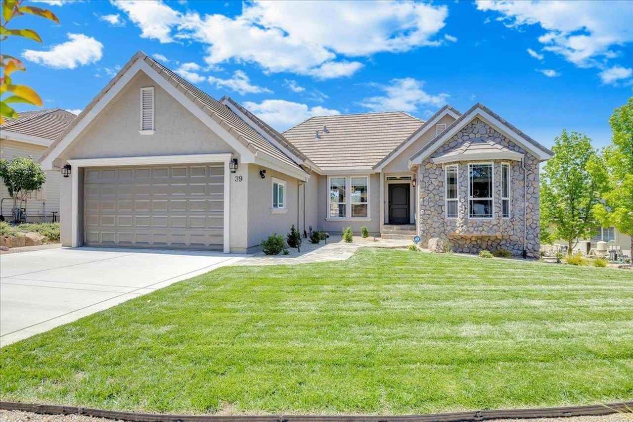 39 Waterfront Ct - Photo 2 of 50