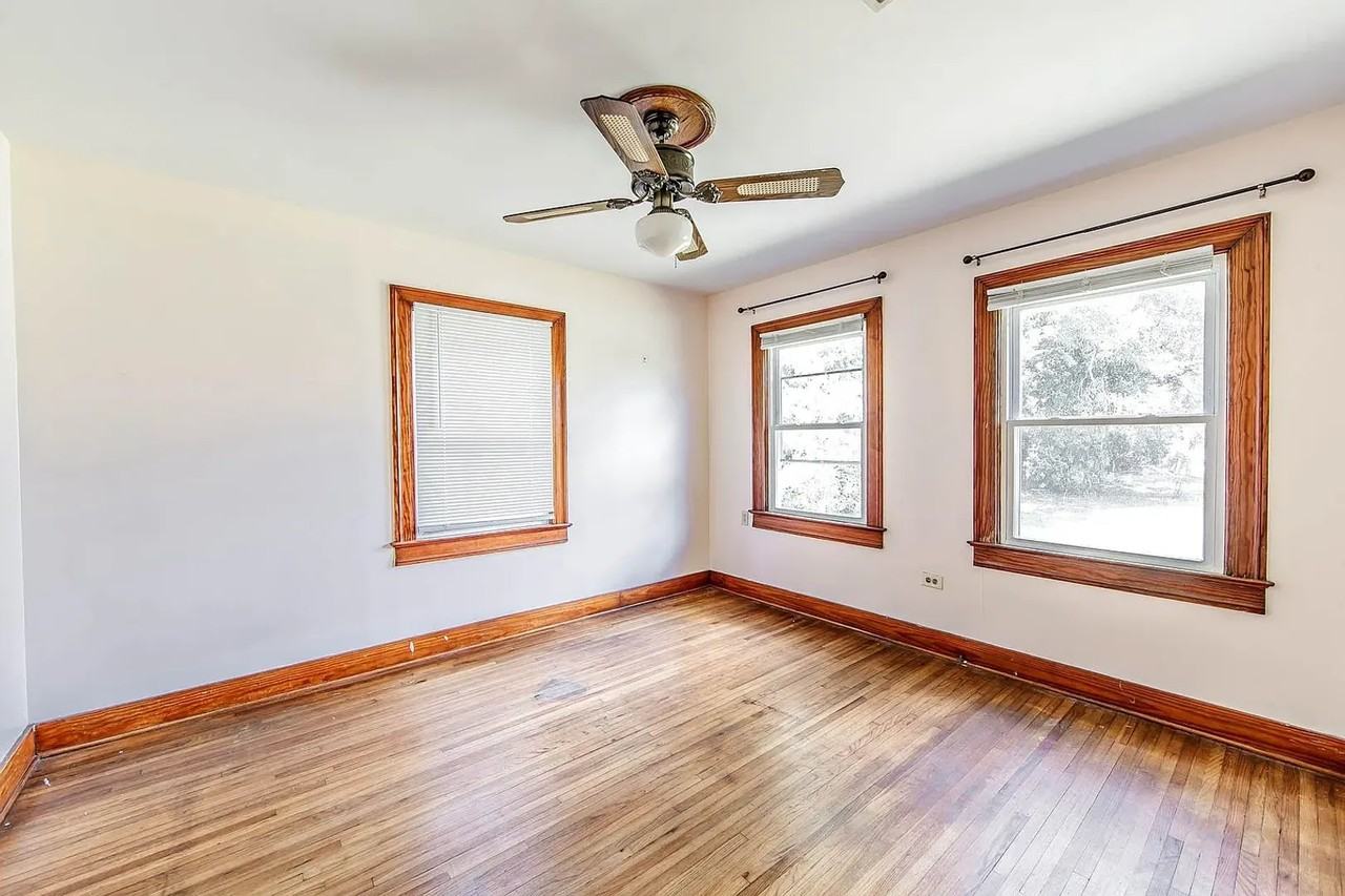 129 Pecan St - Photo 6 of 9