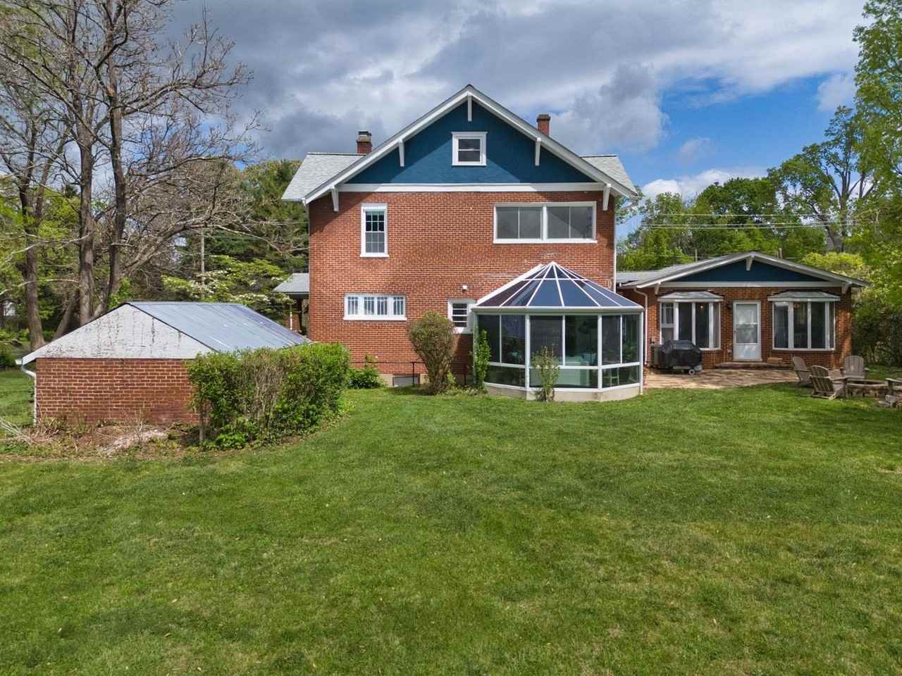 5 Park St - Photo 4 of 32