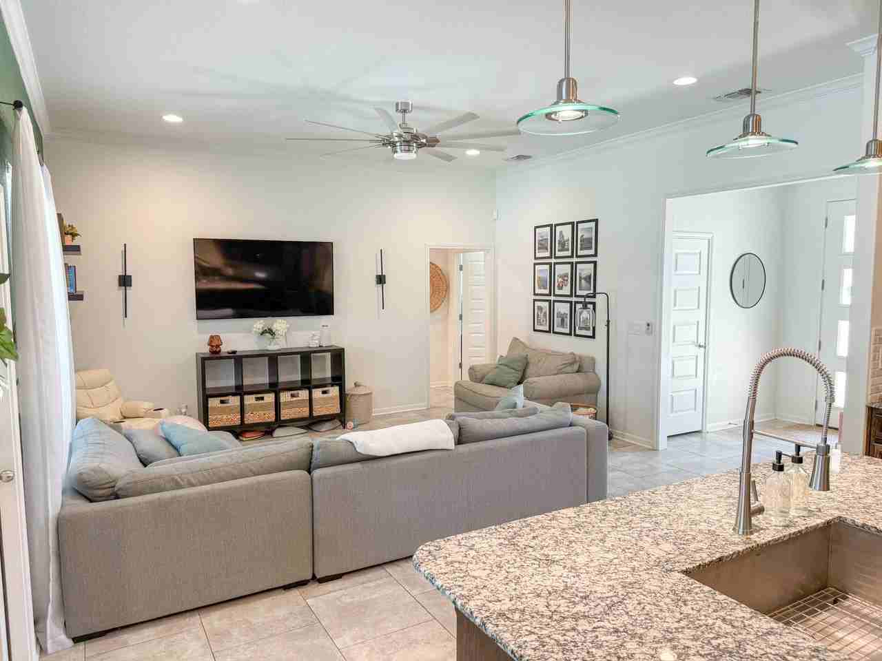 306 Pointer St - Photo 5 of 20