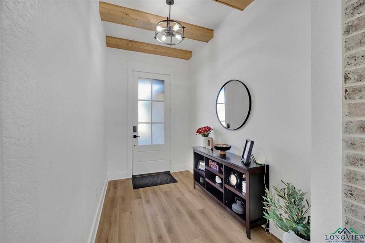 17746 Jayleen Ln - Photo 3 of 26