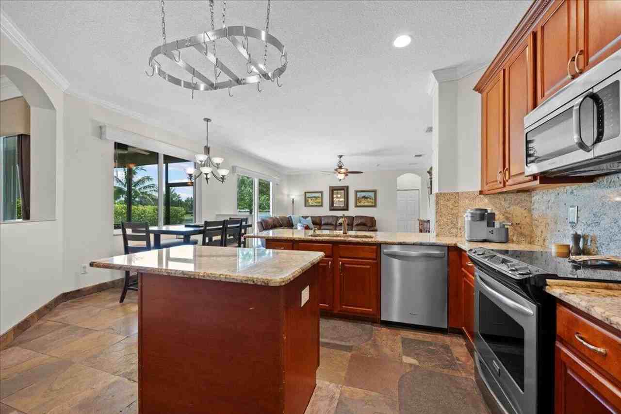 1575 Newhaven Point Ln - Photo 2 of 17