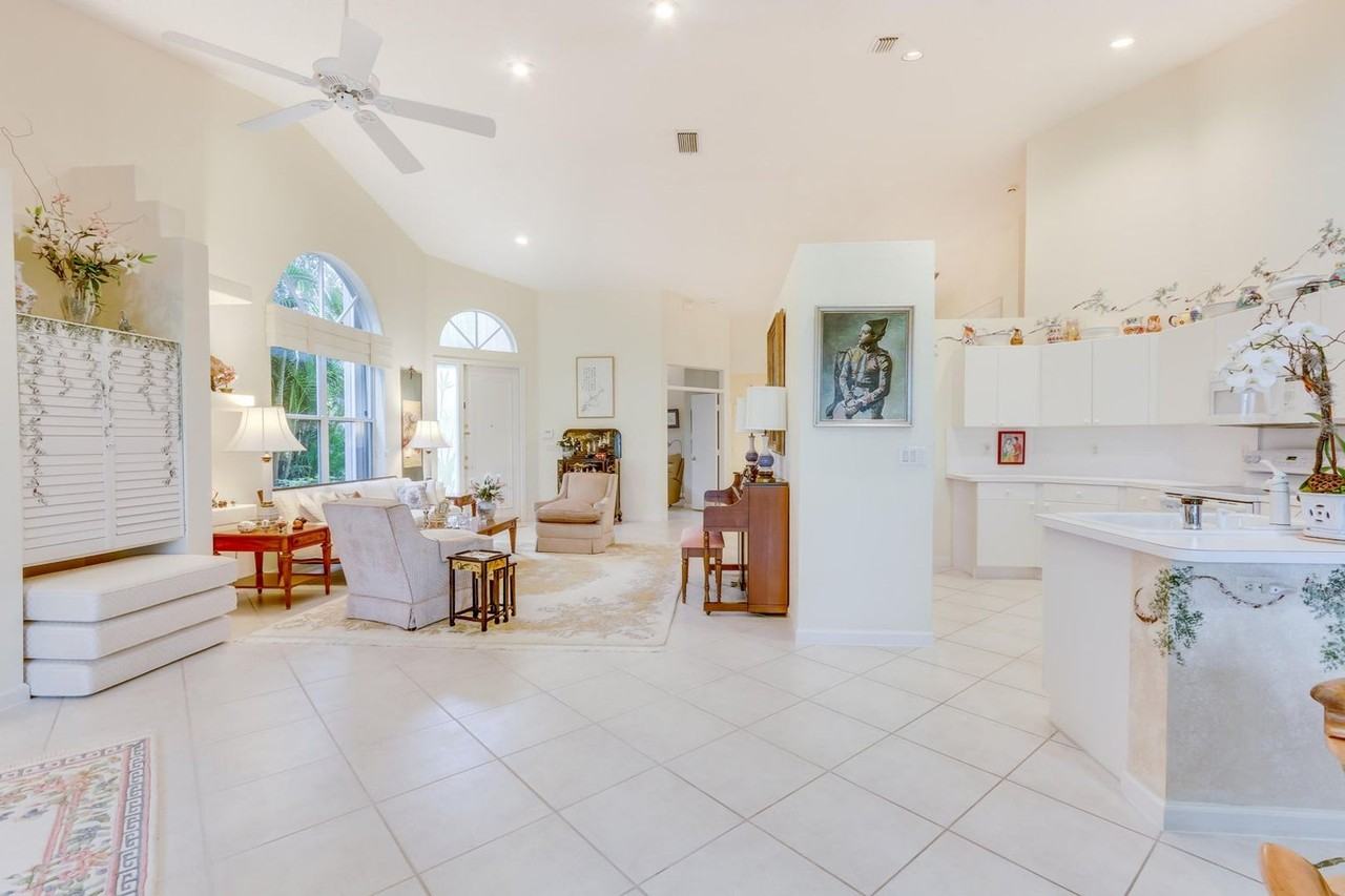 4702 Carlton Golf Dr - Photo 4 of 16