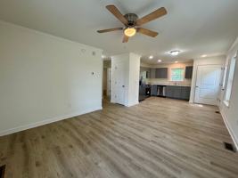 featured image of 464 N Main St