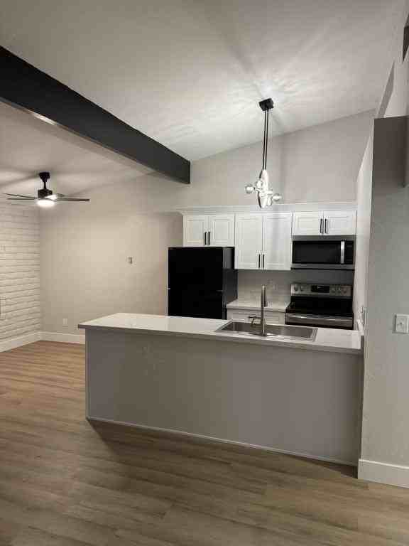 569 Campbell St - Photo 2 of 12