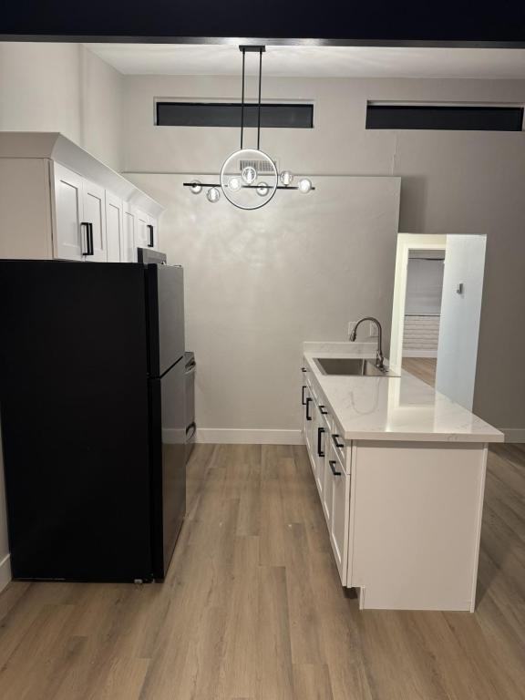 569 Campbell St - Photo 3 of 12