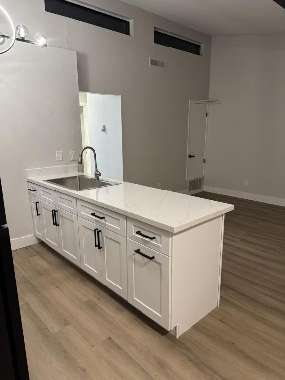 569 Campbell St - Photo 4 of 12