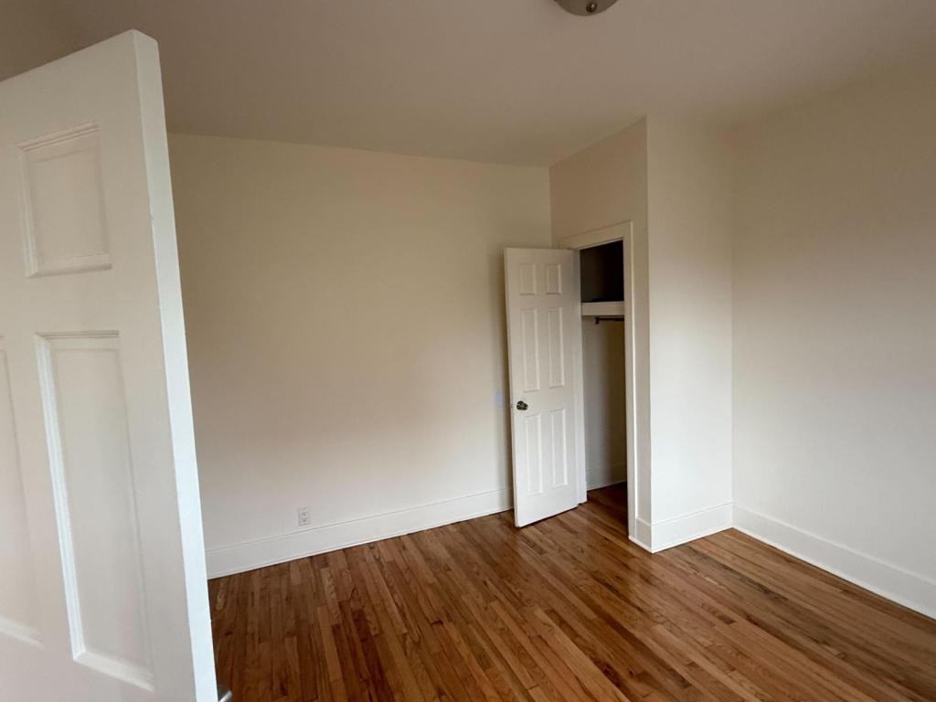 497 Van Cortlandt Park Ave - Photo 4 of 7