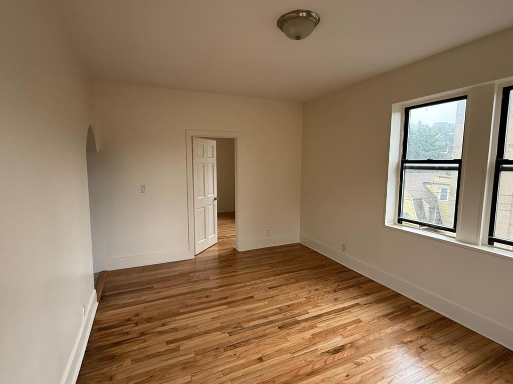 497 Van Cortlandt Park Ave - Photo 5 of 7