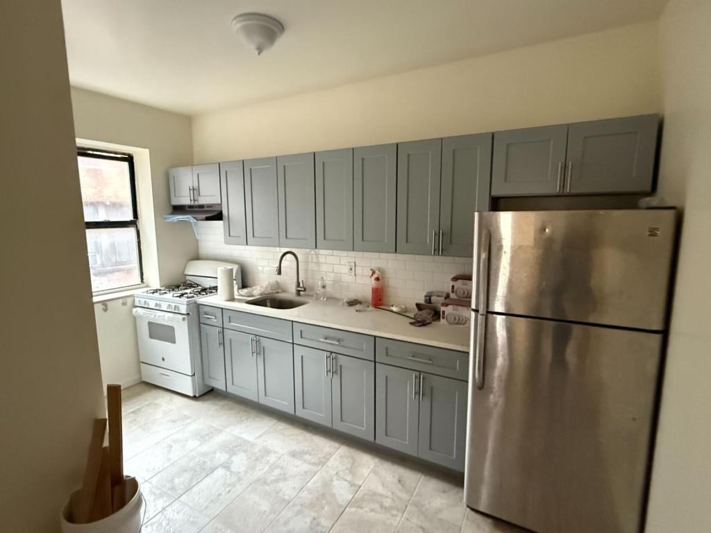 497 Van Cortlandt Park Ave - Photo 7 of 7