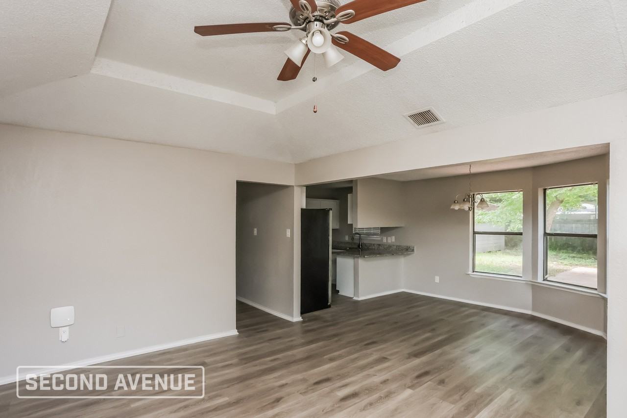 1340 Cy Blackburn Cir - Photo 4 of 27