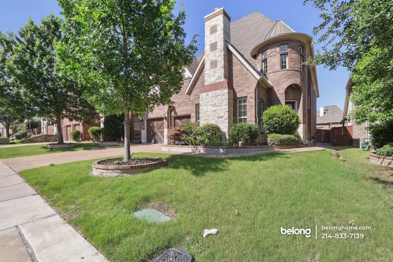 216 Florence Dr - Photo 2 of 16