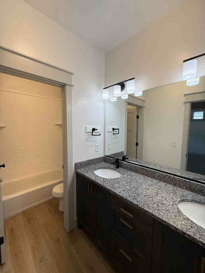 1262 En #23 - Photo 3 of 11