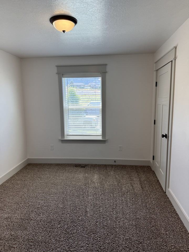 1262 En #23 - Photo 2 of 11