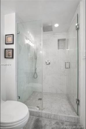 8001 Crespi Blvd #6D - Photo 4 of 11