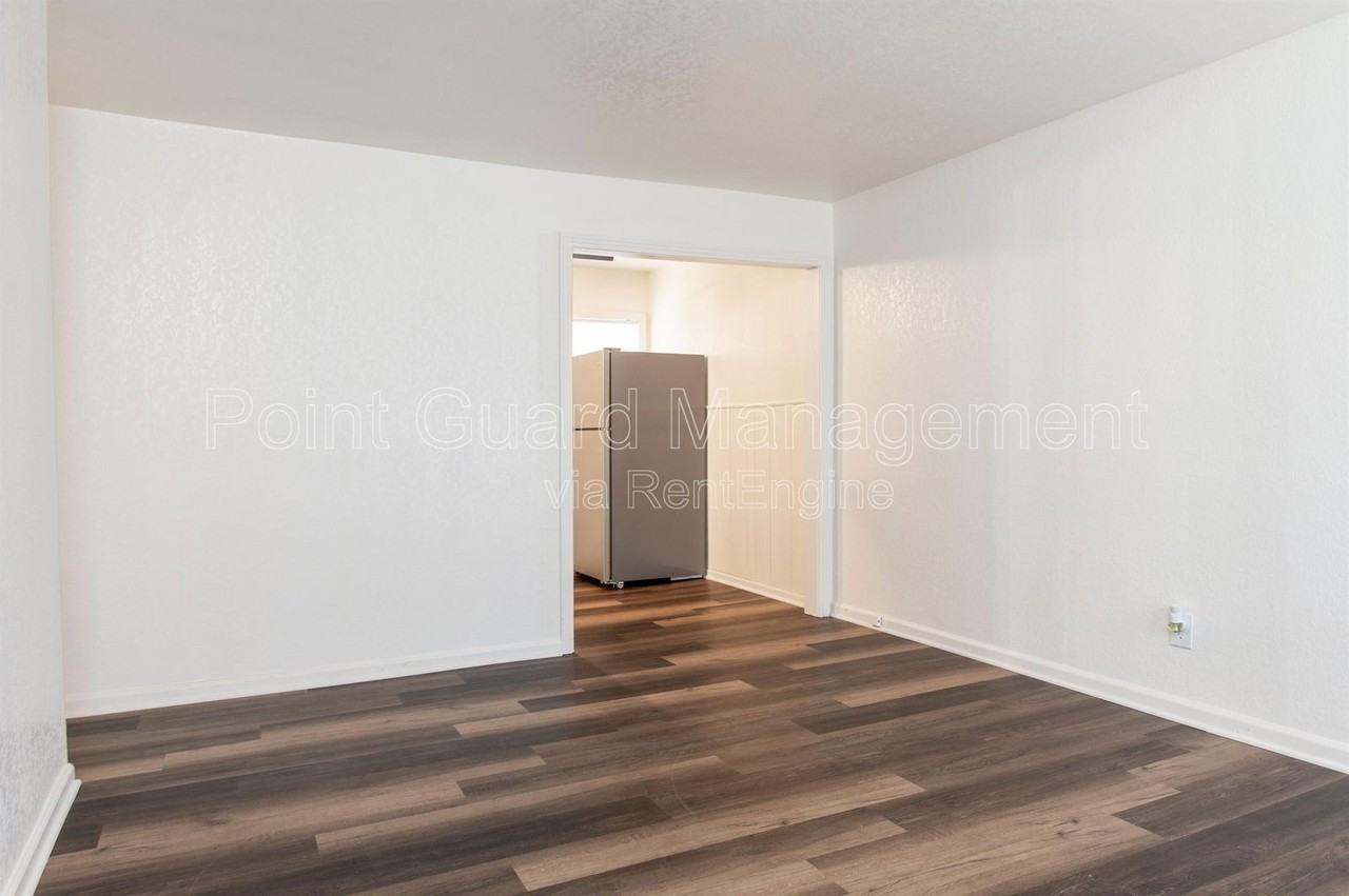 3207 S Waco Ave #3207 - Photo 2 of 19
