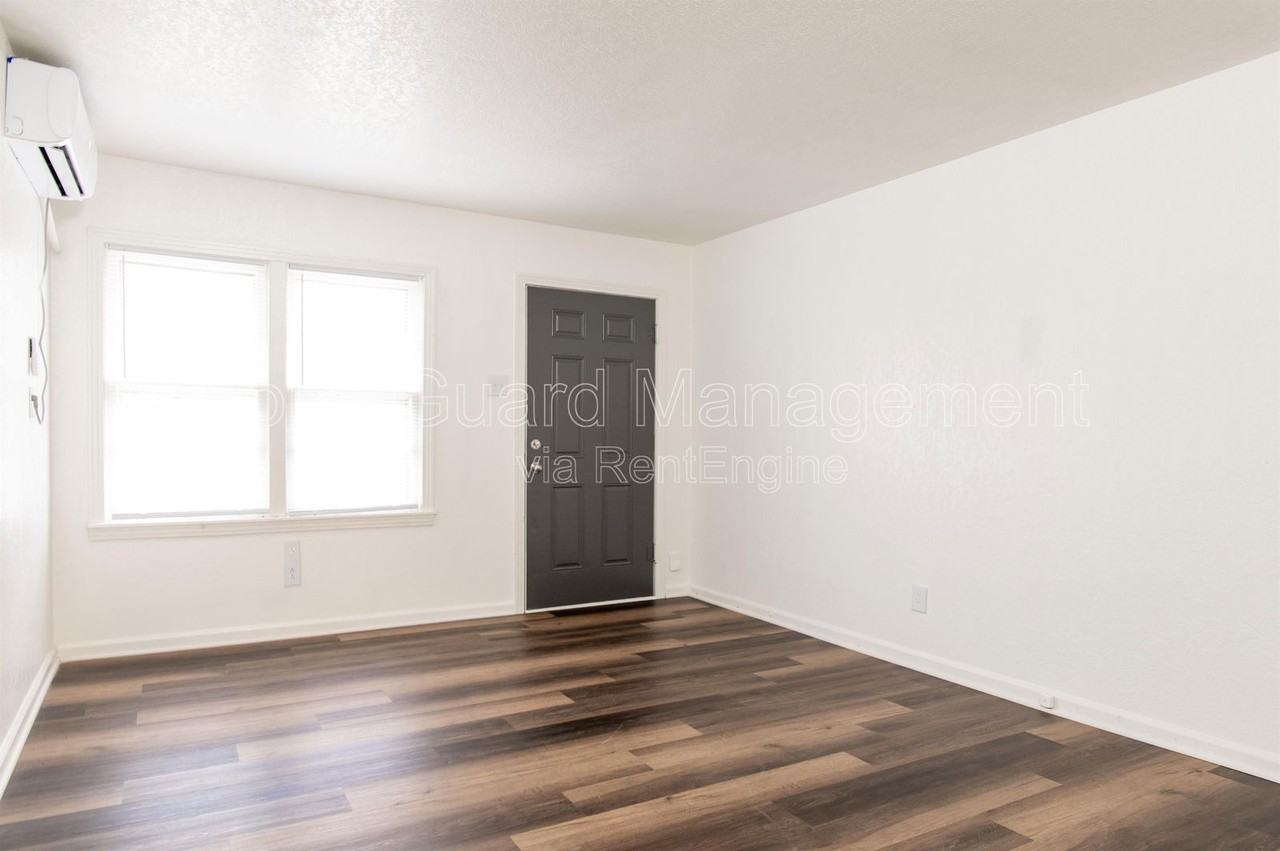 3207 S Waco Ave #3207 - Photo 5 of 19