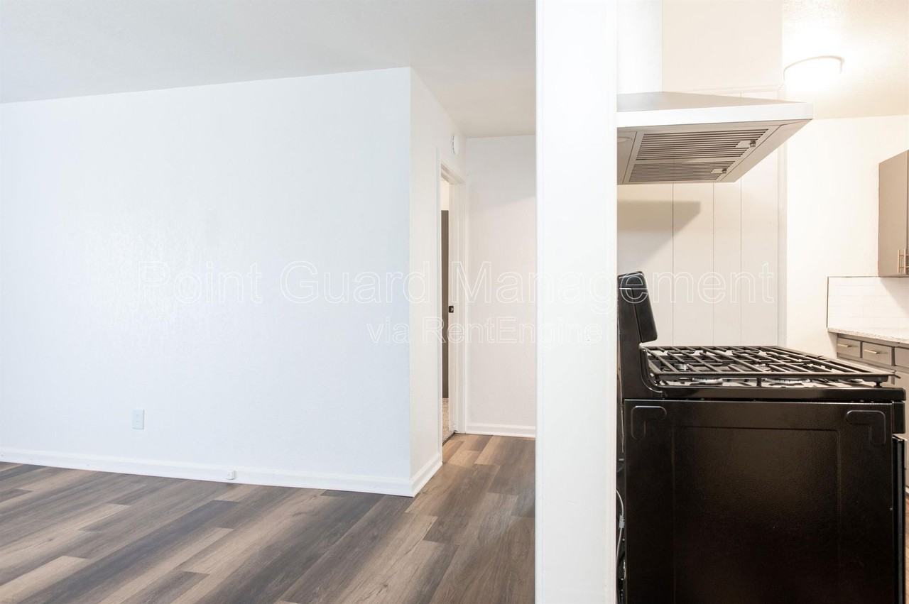 3207 S Waco Ave #3207 - Photo 6 of 19