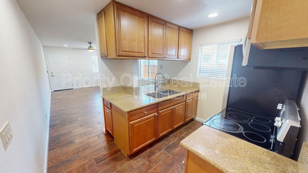 3813 46th St #1 - Photo 7 of 18
