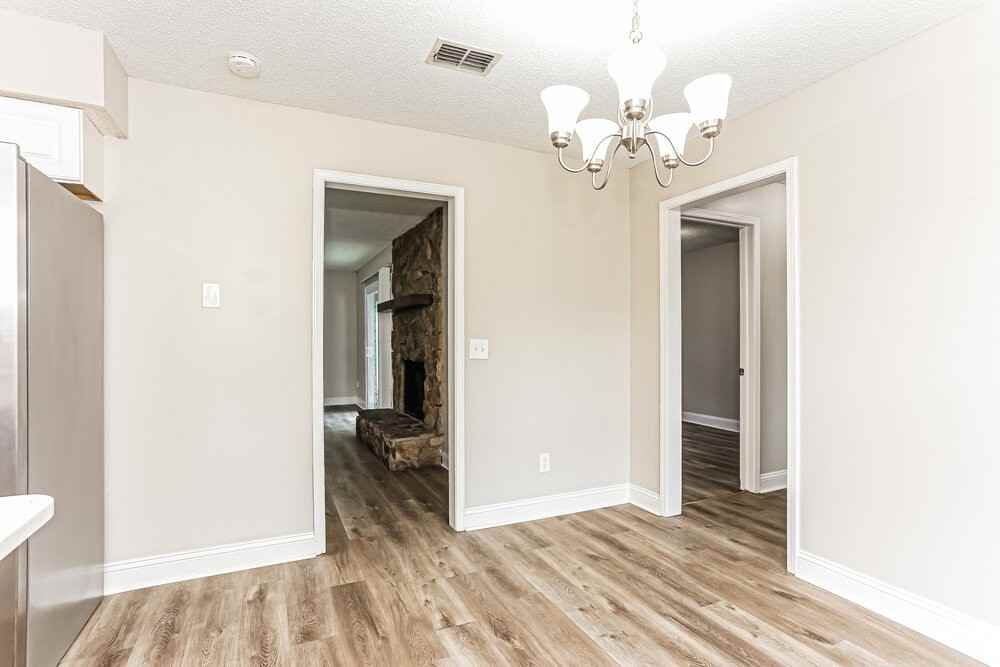 2553 Sandlewood Cir - Photo 7 of 16