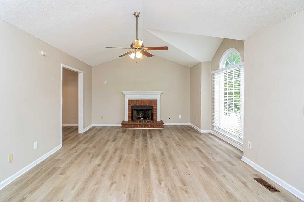5039 Mickleton Way - Photo 6 of 18