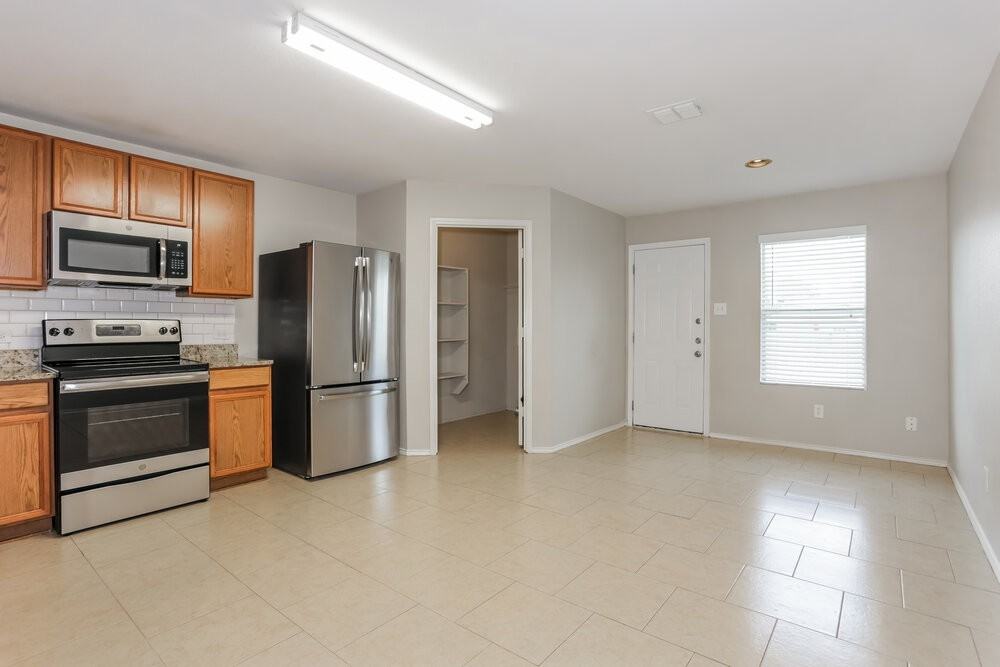 1453 Castle Ridge Rd - Photo 6 of 16