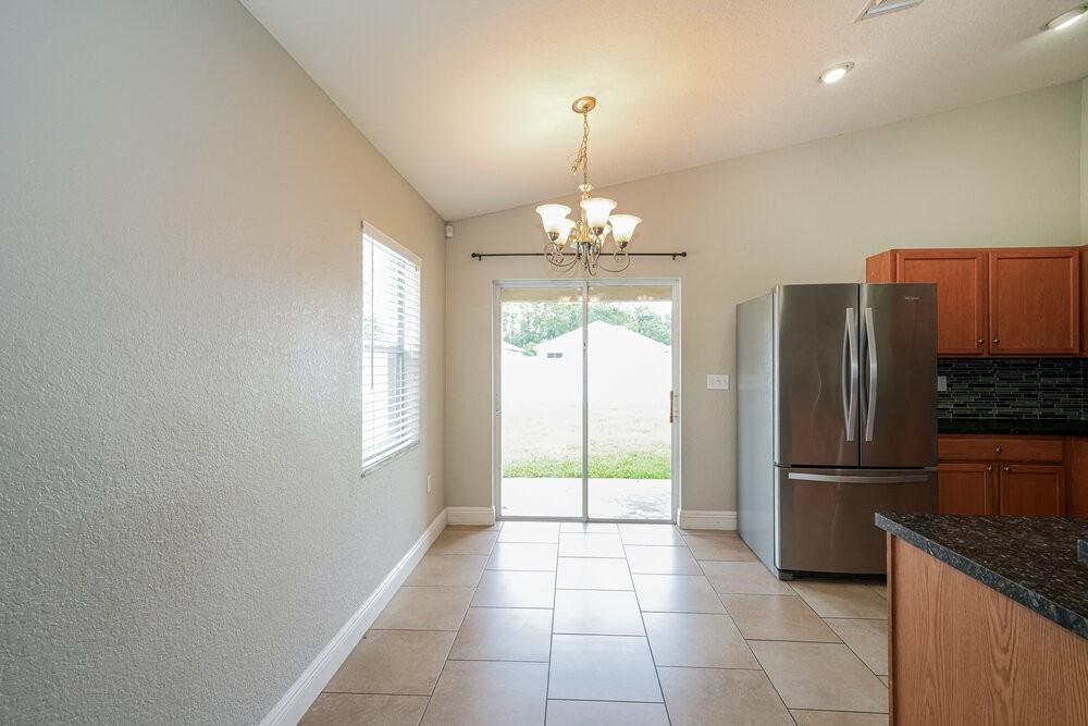5062 Belmont Park Ln - Photo 6 of 16