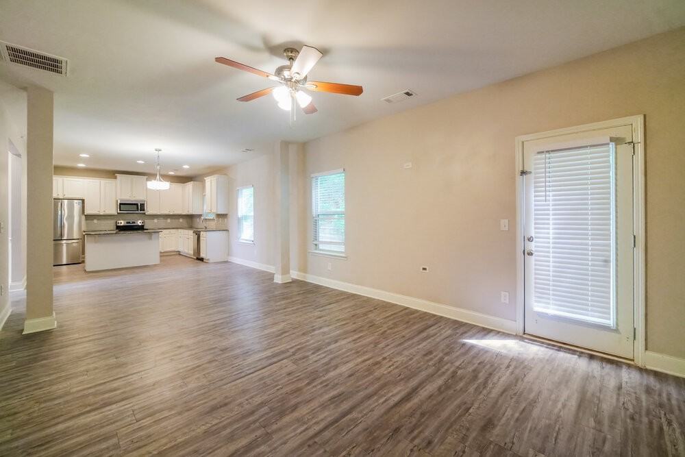 313 Kenmore Ct - Photo 6 of 17