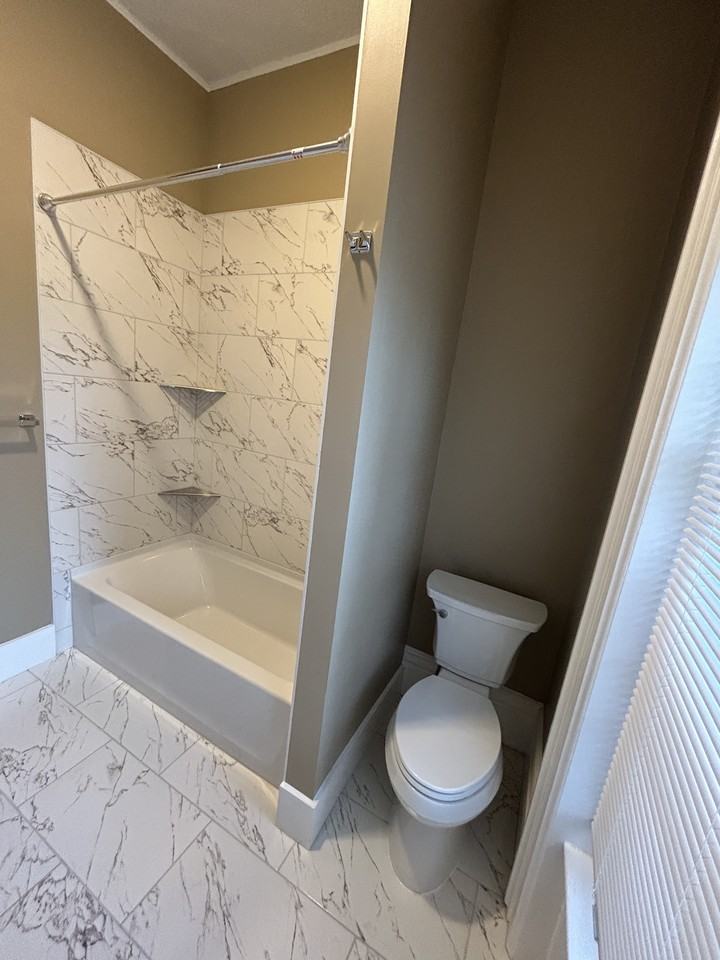 210 Locust St #3 - Photo 7 of 8