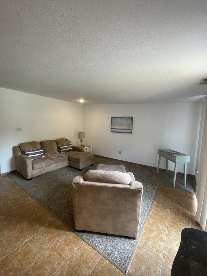 718 W 25th St #4 - Photo 5 of 12