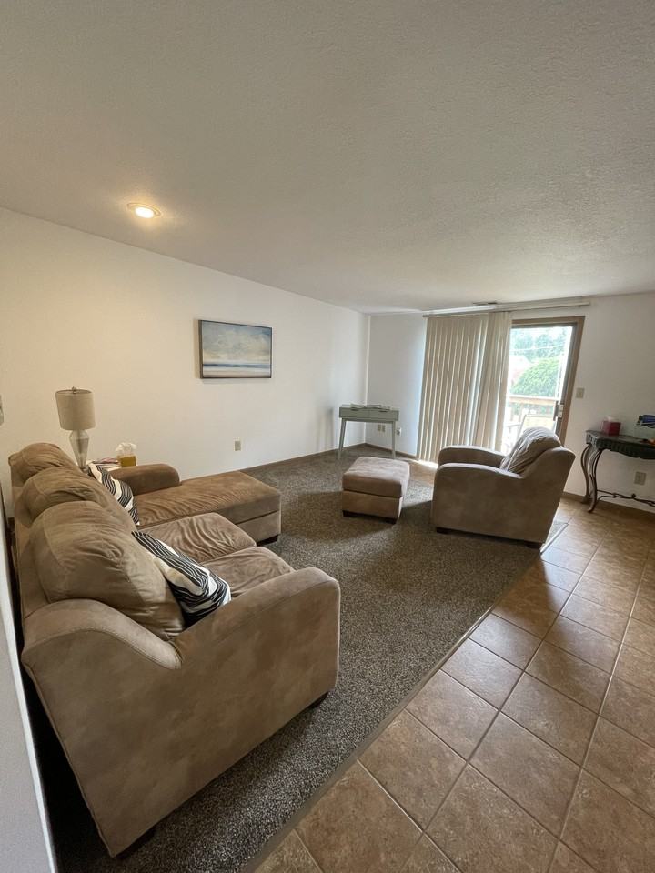 718 W 25th St #4 - Photo 6 of 12