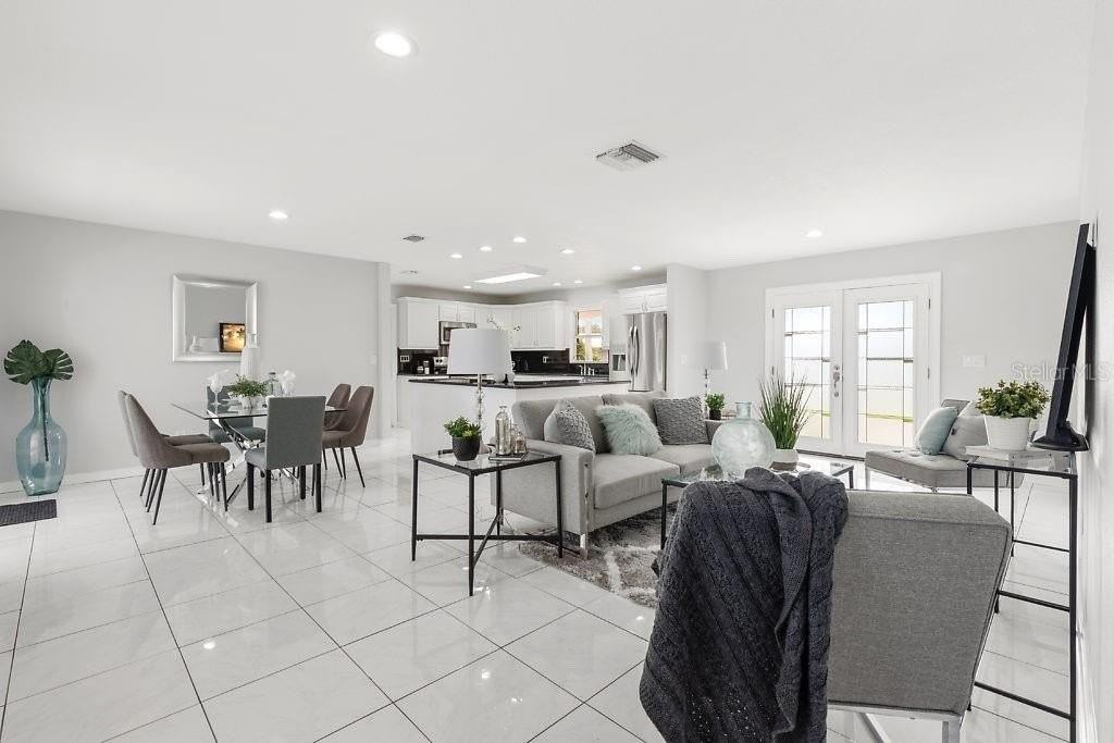 8401 Blackstone Ct - Photo 5 of 50