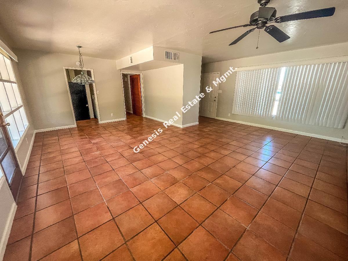 4202 E 5th St - Photo 5 of 20