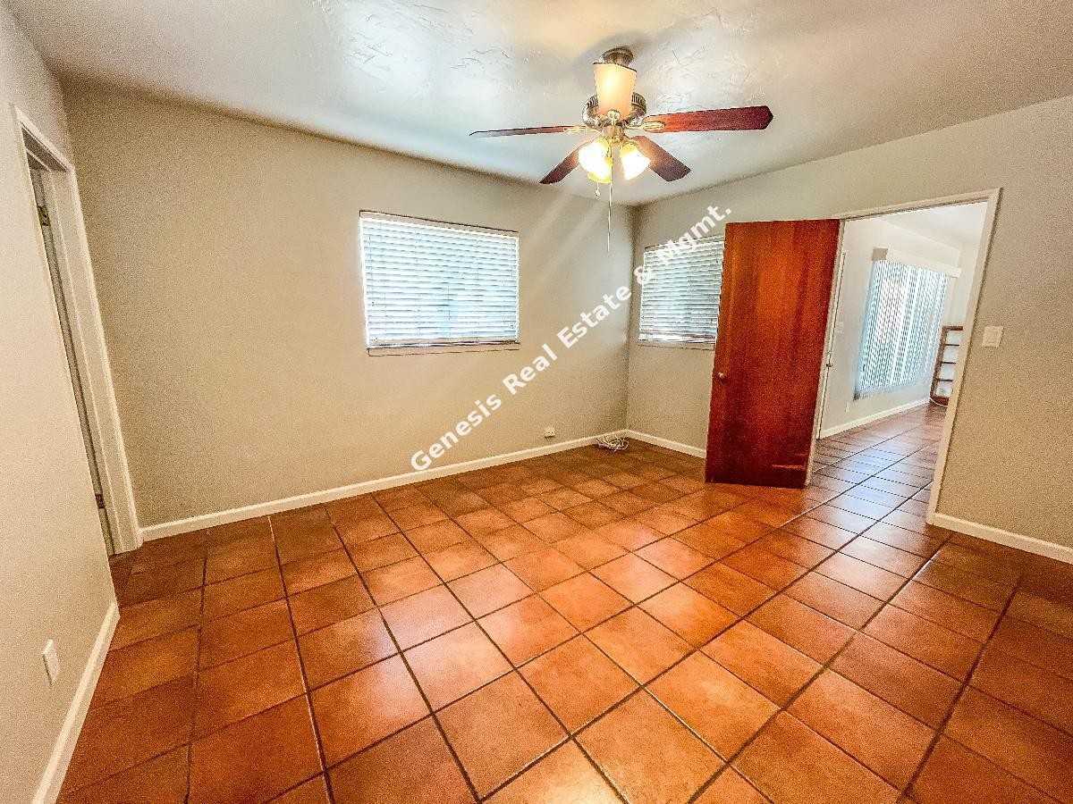 4202 E 5th St - Photo 7 of 20