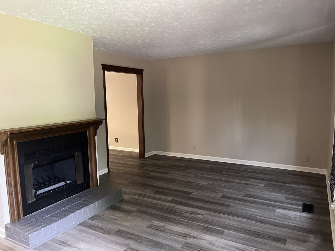 3195 Trails End Ln - Photo 3 of 24