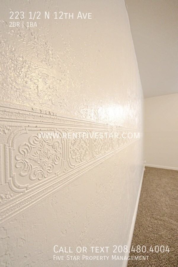 223 1/2 N 12th Ave - Photo 3 of 9