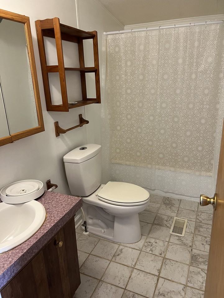 259 Sw Taylor Gln #NA - Photo 4 of 7