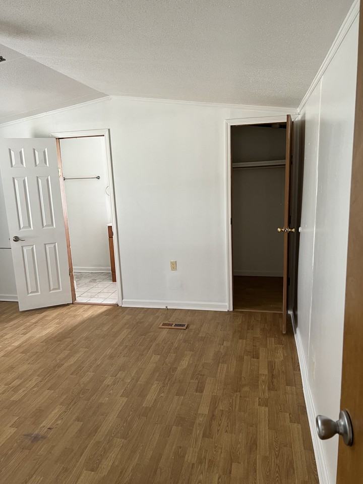 259 Sw Taylor Gln #NA - Photo 6 of 7