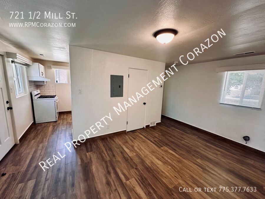 721 1/2 Mill St #721-1-2 - Photo 3 of 10
