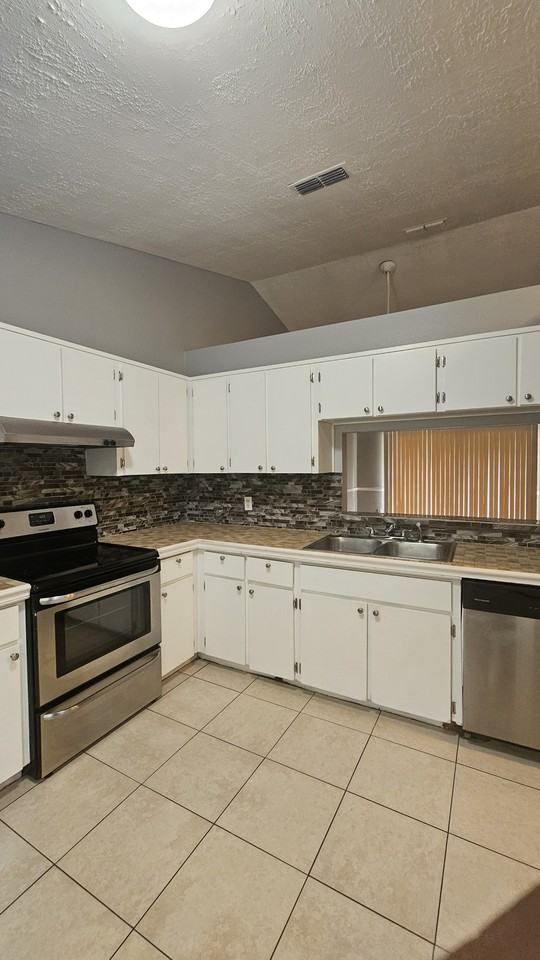 12405 Shearwater Dr #12405 - Photo 4 of 7