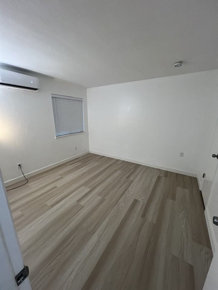 324 Moosehead Dr #B - Photo 5 of 12