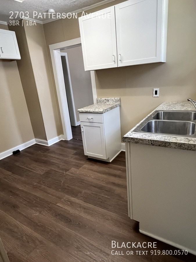 2703 N Patterson Ave - Photo 3 of 12