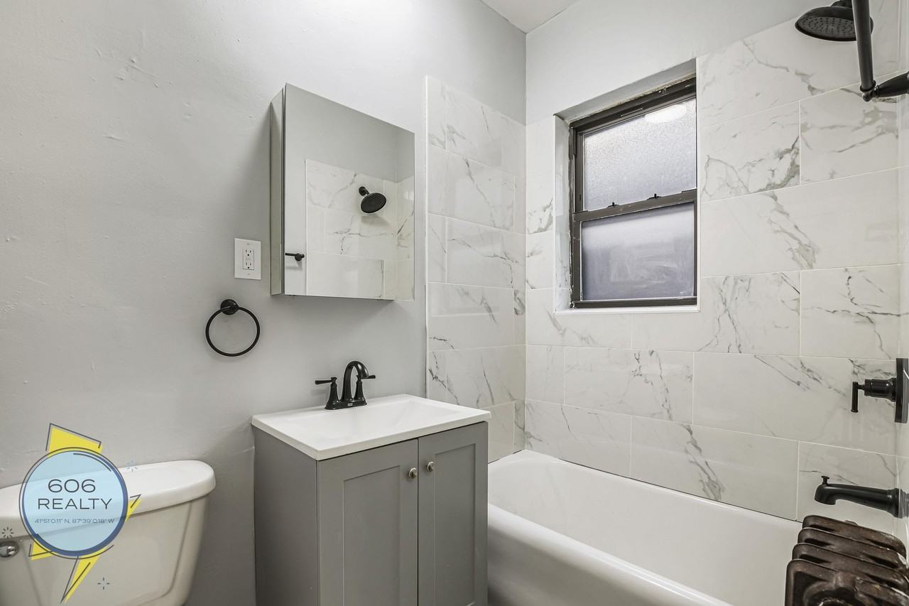 Hyde Park Apts! - Photo 6 of 12