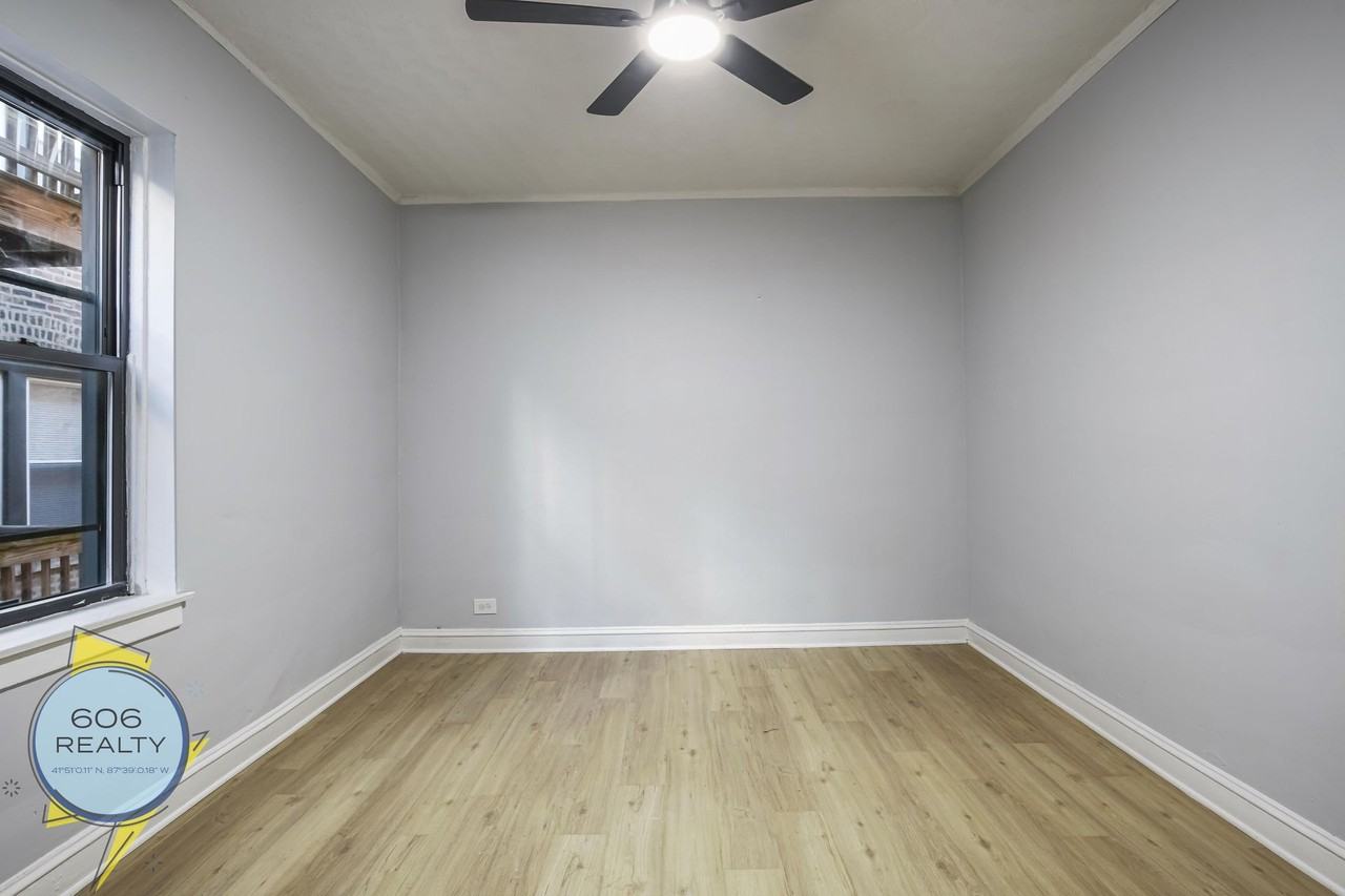 Hyde Park Apts! - Photo 7 of 12