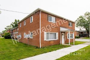 featured image of 23984 Banbury Cir