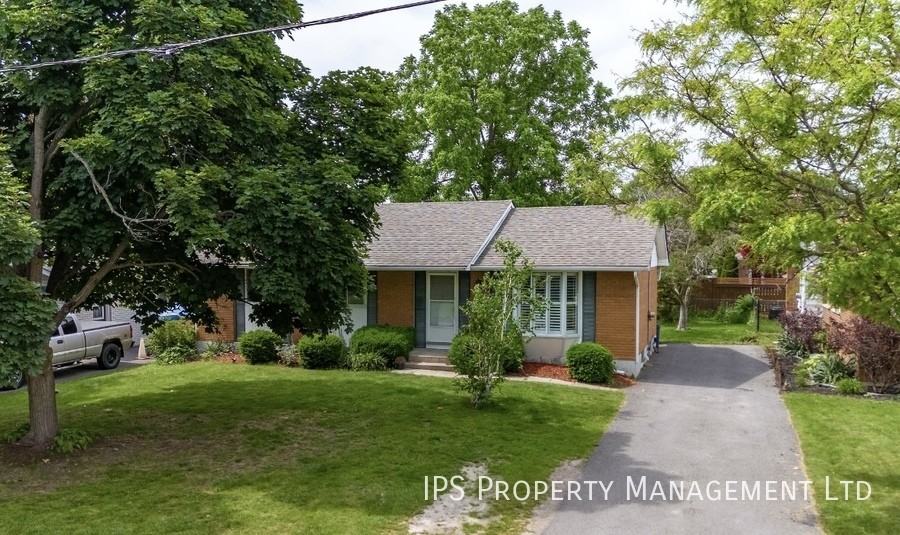 27 Thorncliffe Dr - Photo 2 of 15